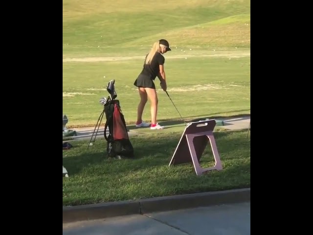 heiße Frau versucht Golf zu spielen !!!lol!!
