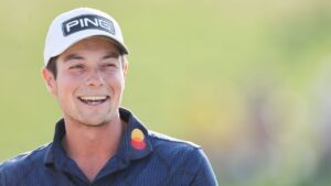 Vom Champion zum Caddie: Hovland hilft seinem Freund bei den…