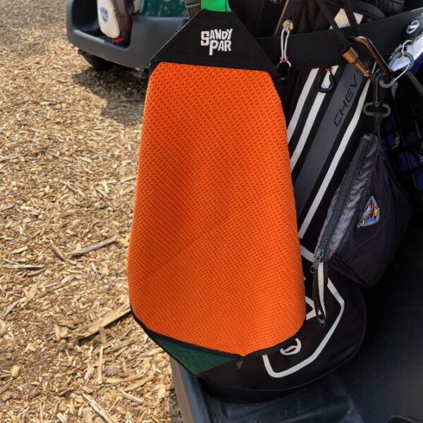 Ein großartiges Golfhandtuch von Sandy Par