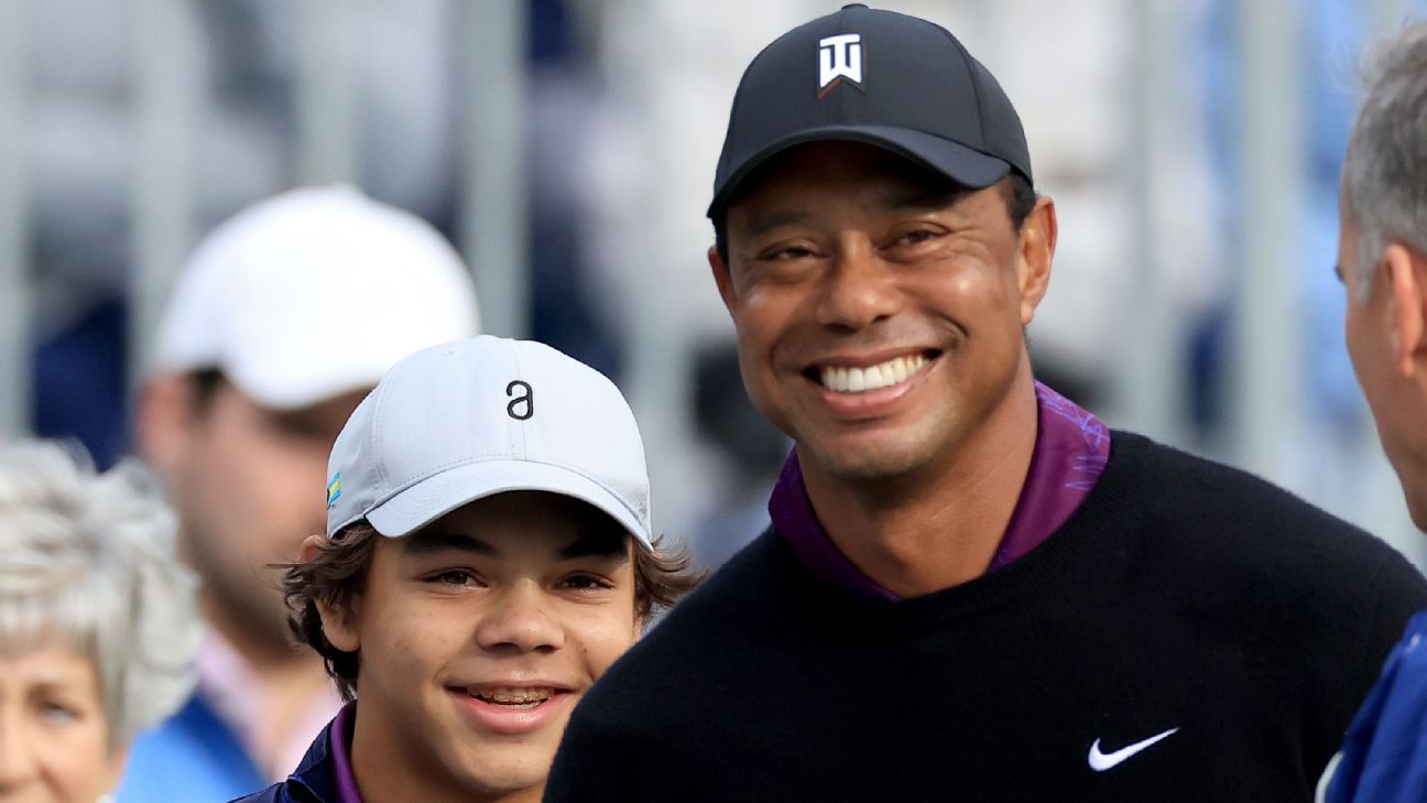 Tiger Woods and son Charlie having a blast at PNC