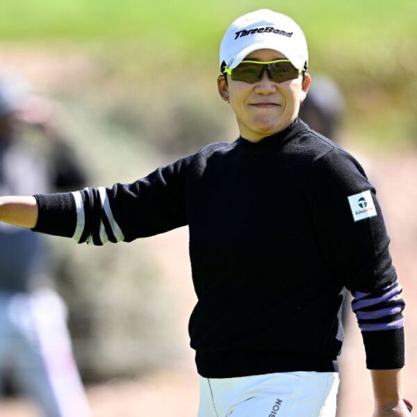 Shin takes unlikely share of lead on LPGA…