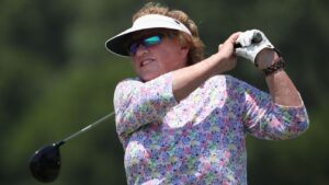 Carner schießt mit 85 Jahren achtzig Punkte beim Senior Women’s…