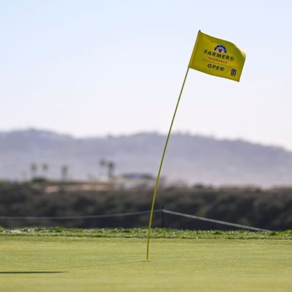 Windböen bestimmen Runde 2 in Torrey Pines