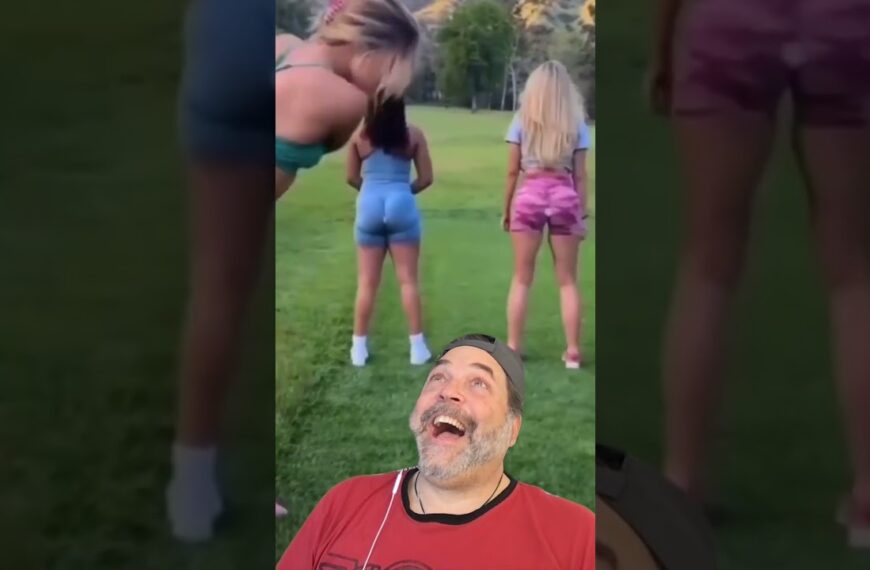 Heiße Damen fangen Golfbälle mit ihren BUTTS!